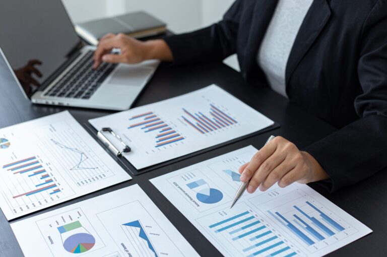 financial-data-analysis-2023-01-19-00-55-21-utc-1-2048x1360